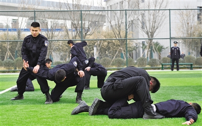 res15_attpic_brief.jpg res15_attpic_brief.jpg