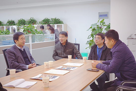 西咸新區管委會副主任亢振峰督導普查登記工作慰問一線普查員
