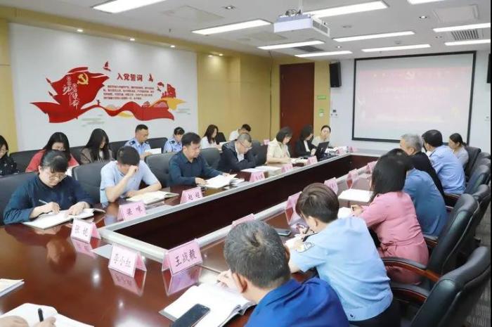 灃東新城召開政法隊伍教育整頓第二次警示教育大會